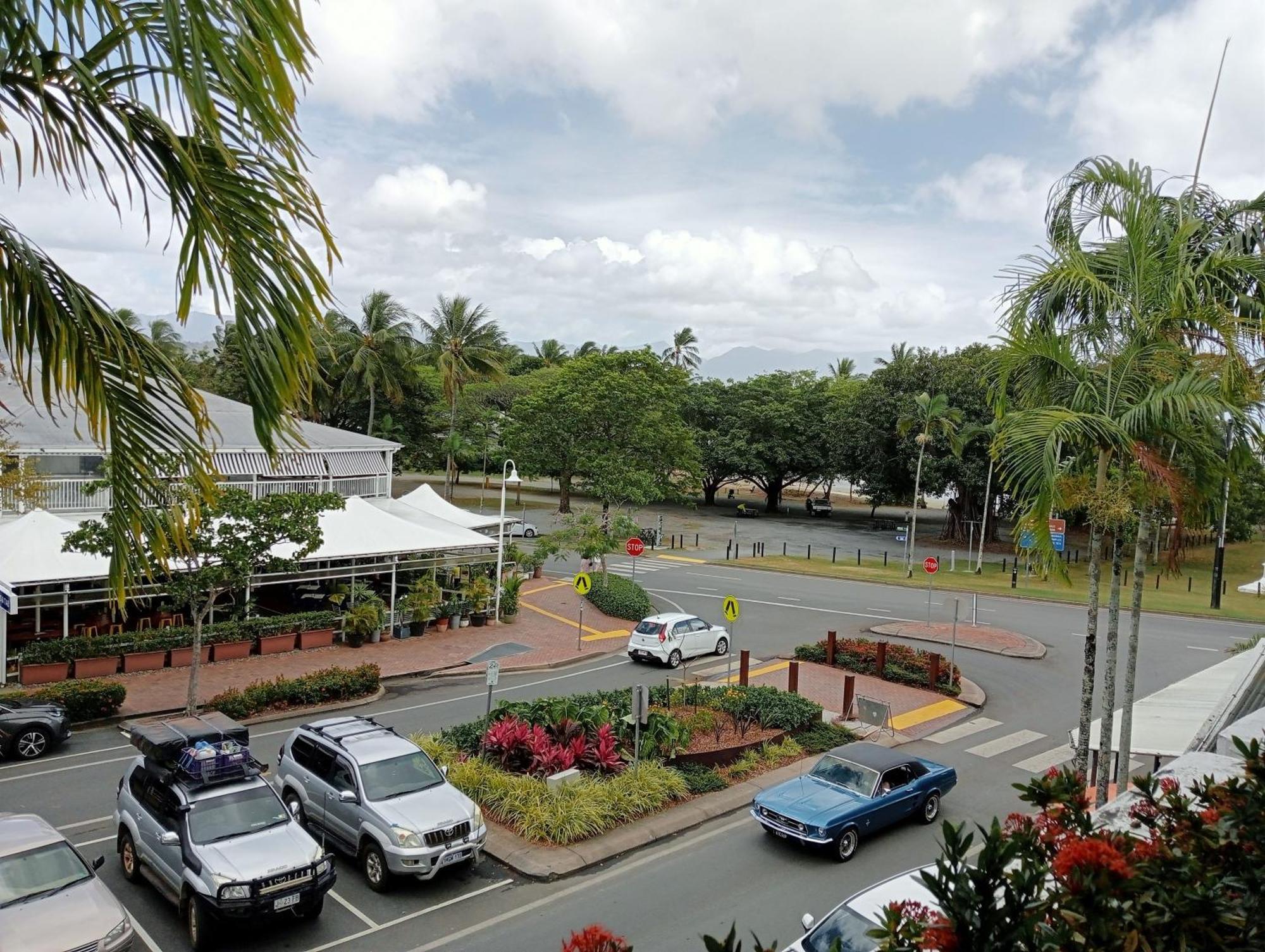 Club Tropical Resort With Onsite Reception & Check In Port Douglas Exterior photo